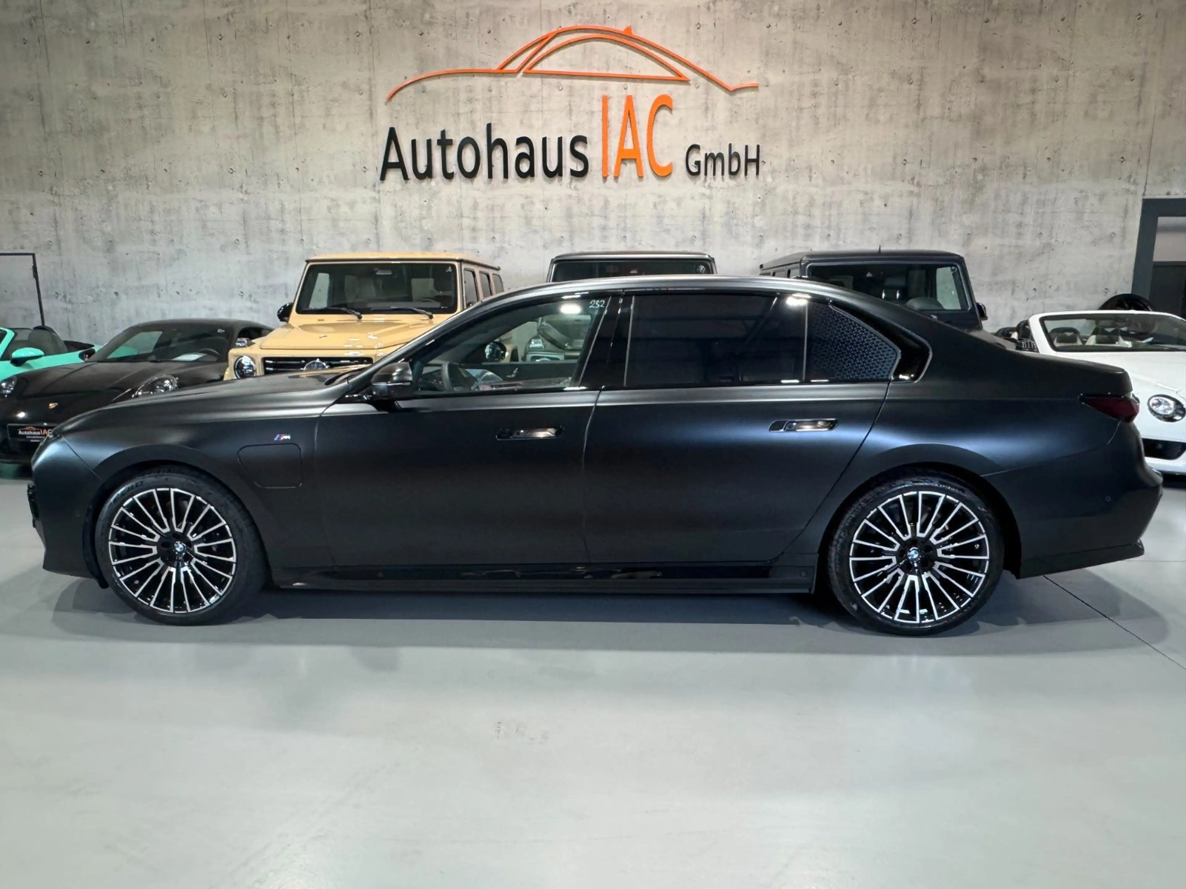 BMW 750 /e/xDrive/M/Sport/TV/360*/3D — photo 6