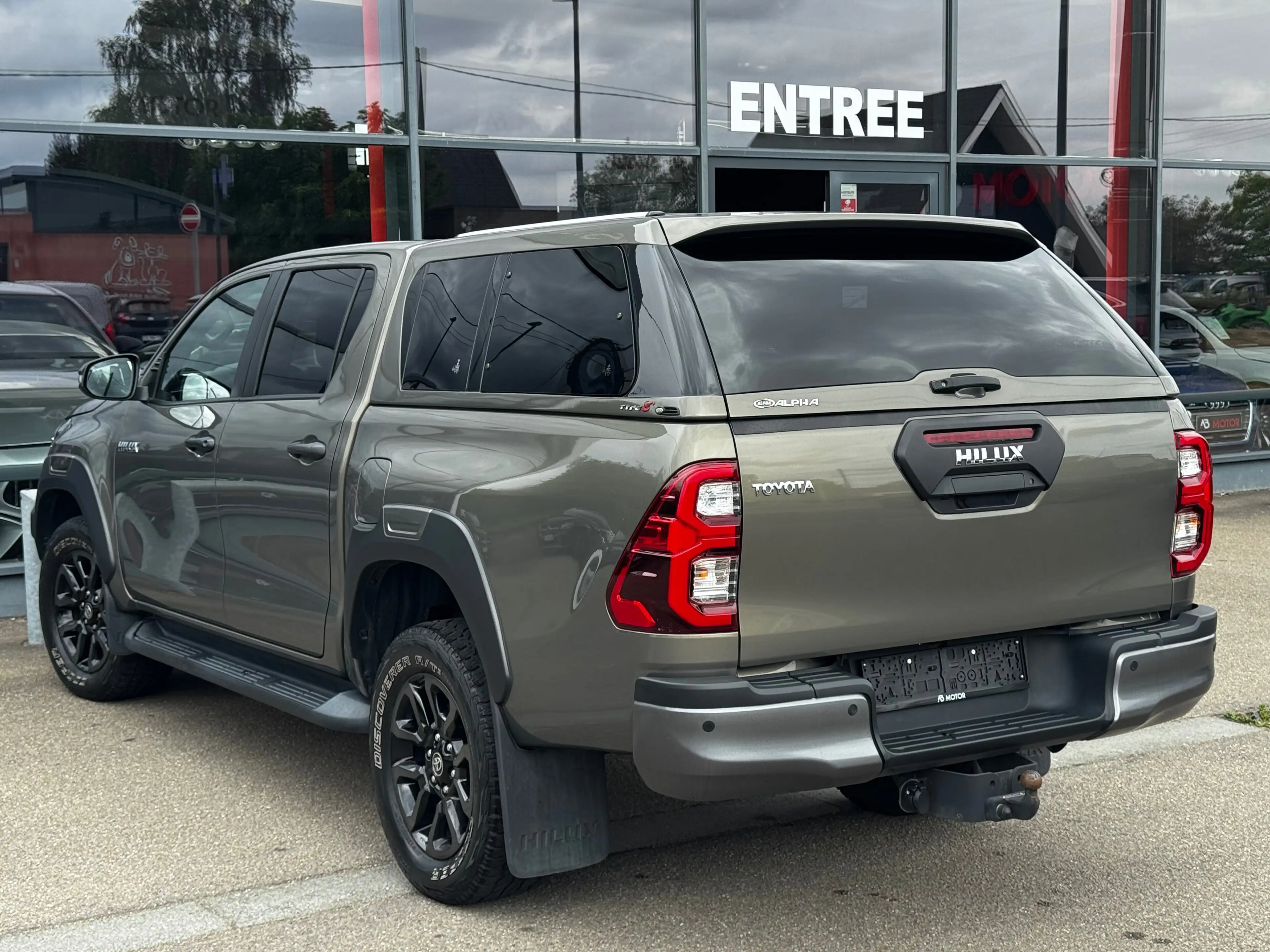 Toyota Hilux 2.8D-4D INVINCIBLE AUTO 4WD 204CV CAMERA 360 1ER PROPRIETAIRE HARDTOP TVA DEDUCTIBLE — photo 3