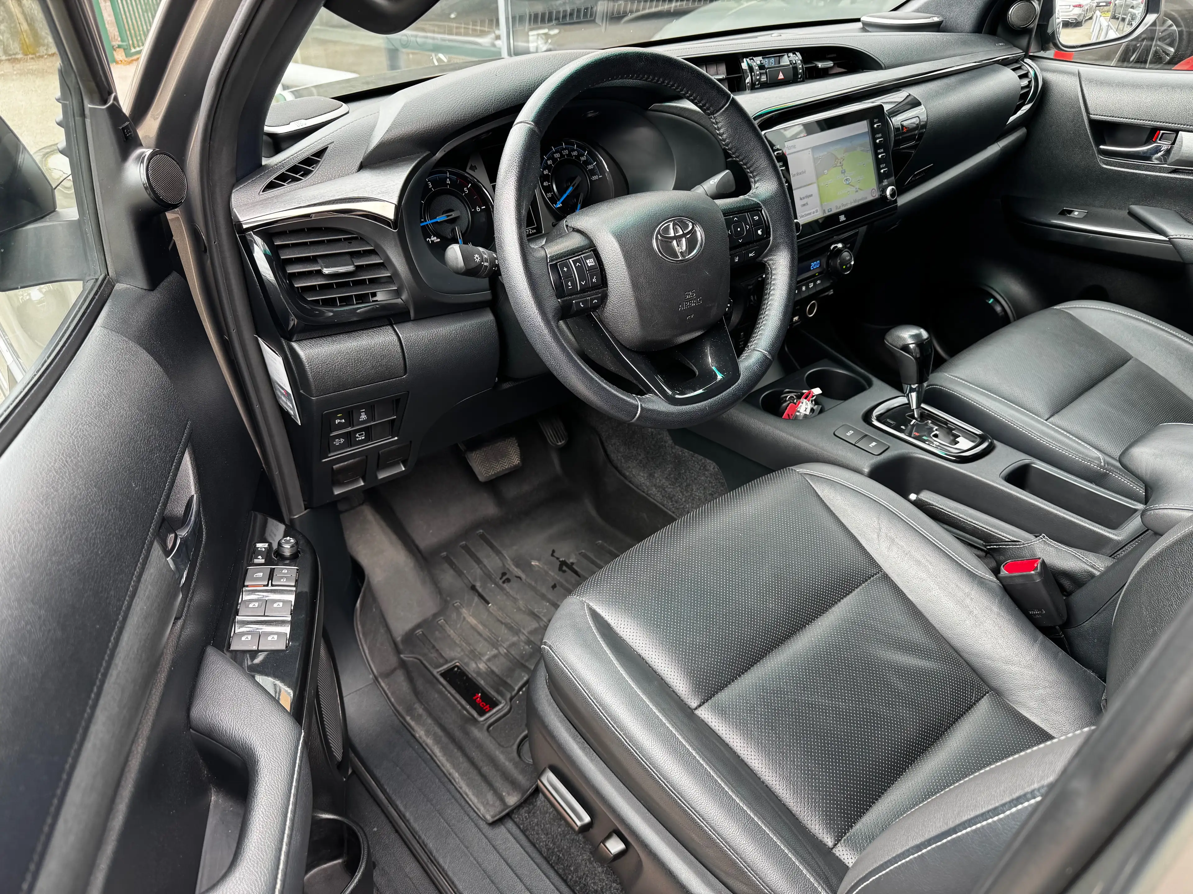Toyota Hilux 2.8D-4D INVINCIBLE AUTO 4WD 204CV CAMERA 360 1ER PROPRIETAIRE HARDTOP TVA DEDUCTIBLE — photo 12