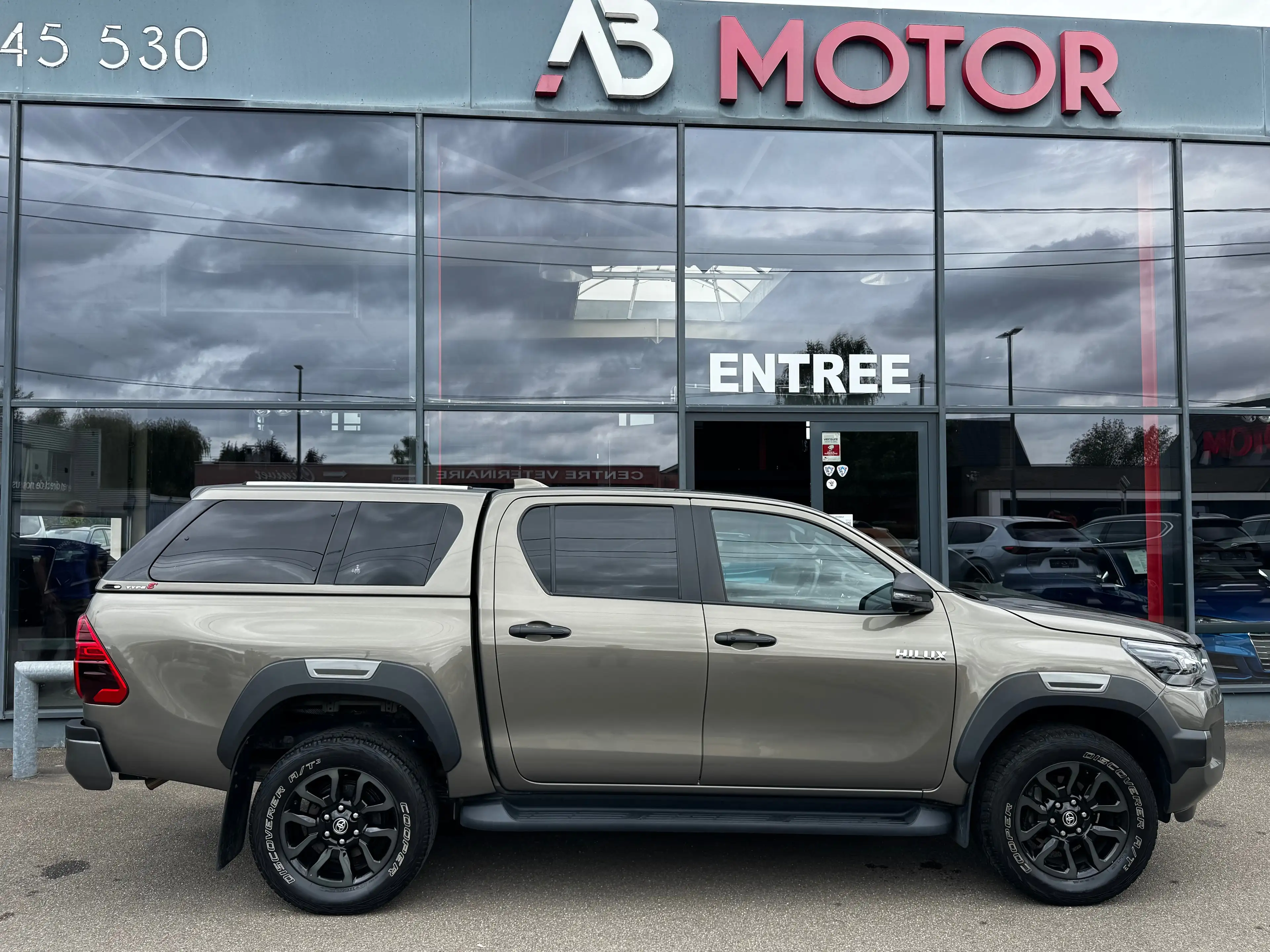 Toyota Hilux 2.8D-4D INVINCIBLE AUTO 4WD 204CV CAMERA 360 1ER PROPRIETAIRE HARDTOP TVA DEDUCTIBLE — photo 5