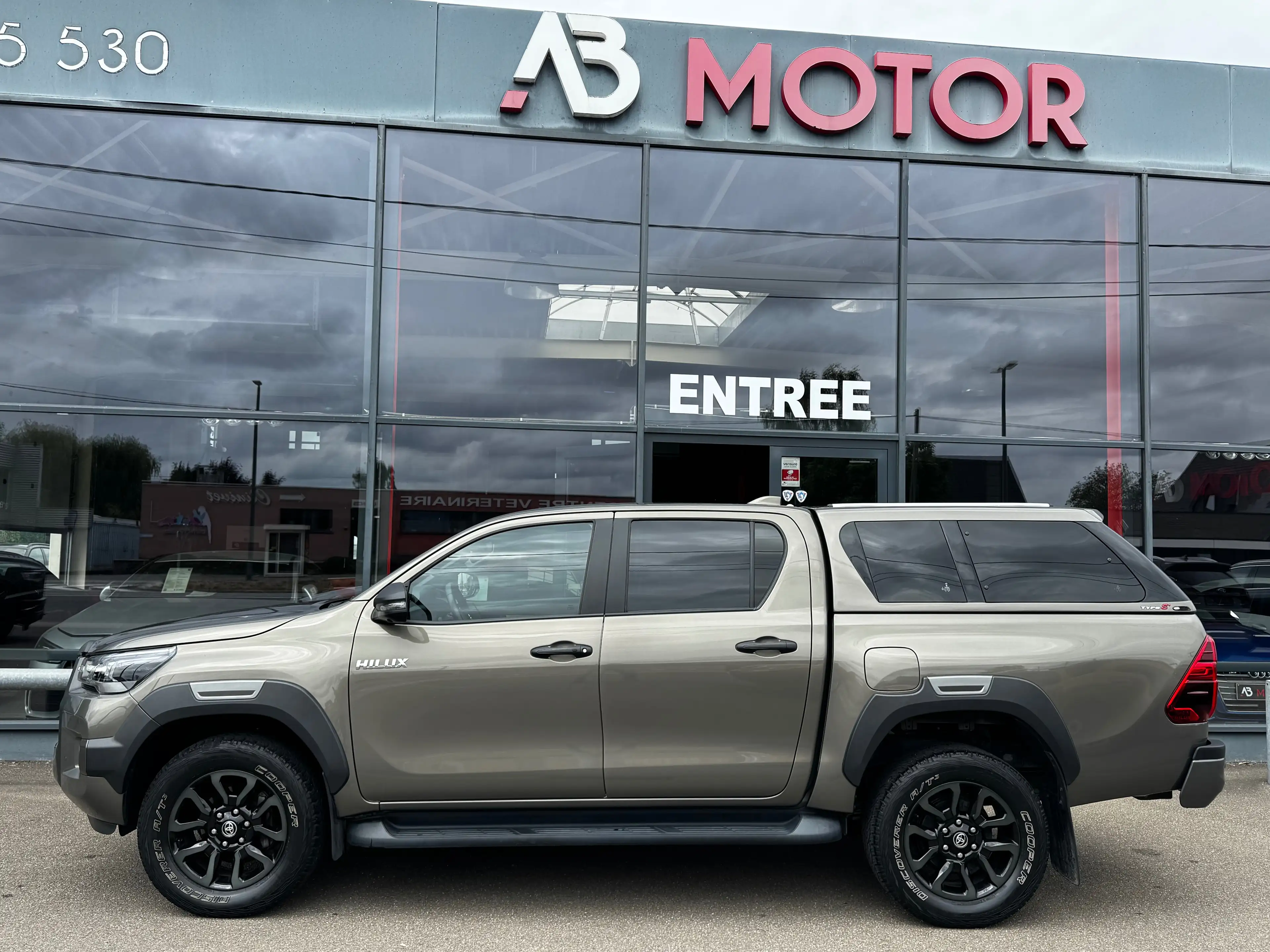Toyota Hilux 2.8D-4D INVINCIBLE AUTO 4WD 204CV CAMERA 360 1ER PROPRIETAIRE HARDTOP TVA DEDUCTIBLE — photo 6