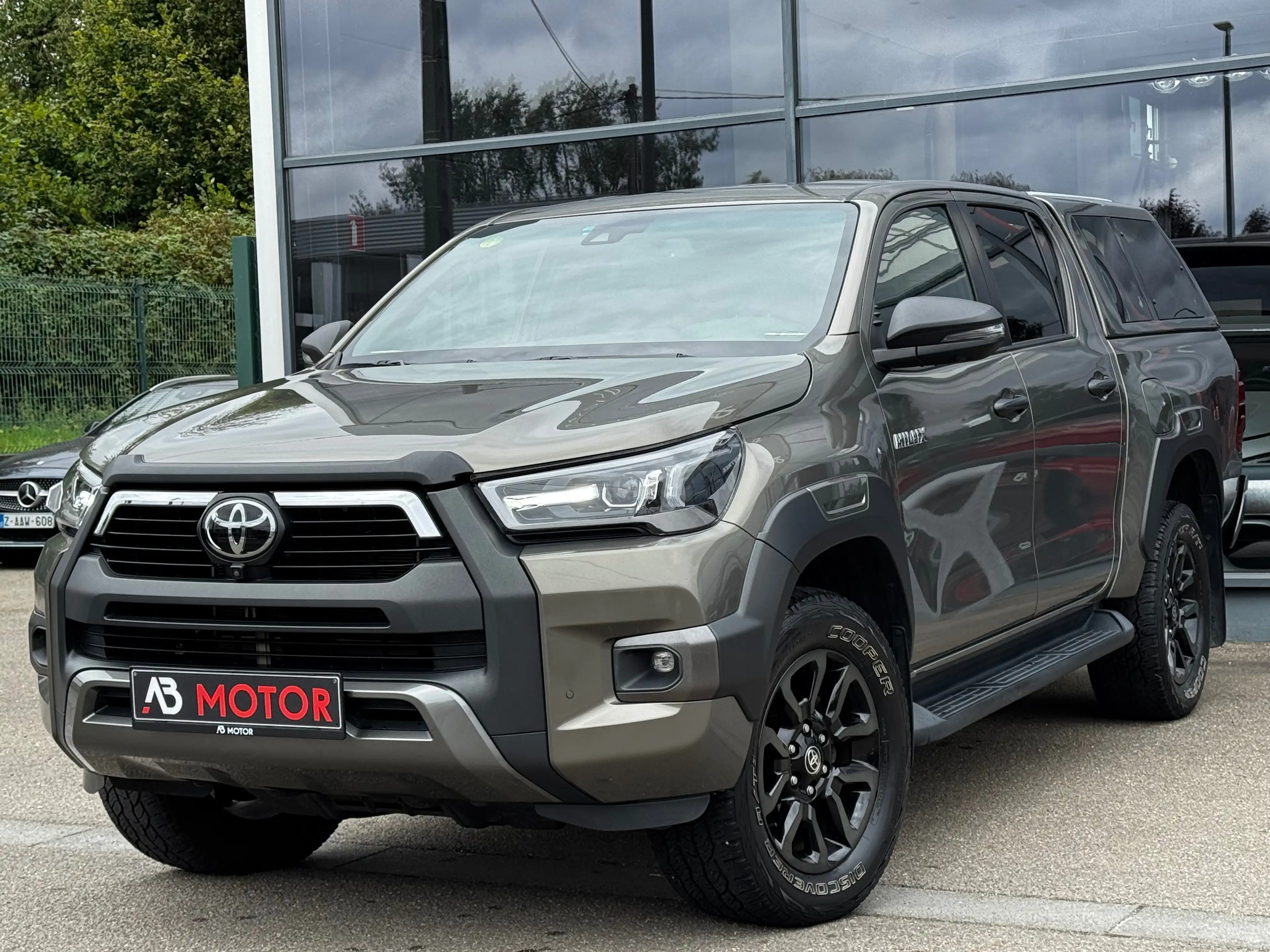 Toyota Hilux 2.8D-4D INVINCIBLE AUTO 4WD 204CV CAMERA 360 1ER PROPRIETAIRE HARDTOP TVA DEDUCTIBLE — photo 2
