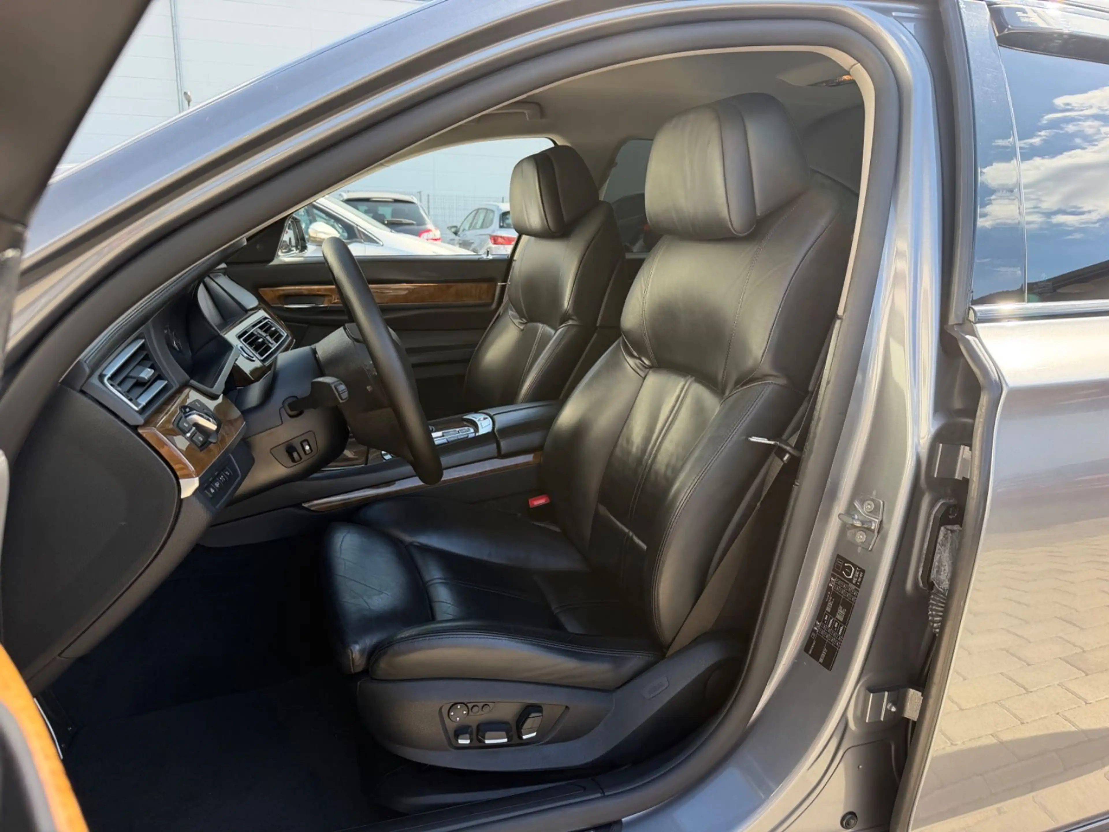 BMW 730 d/SPUR/DISTRONIC/HEADUP/360° — photo 9