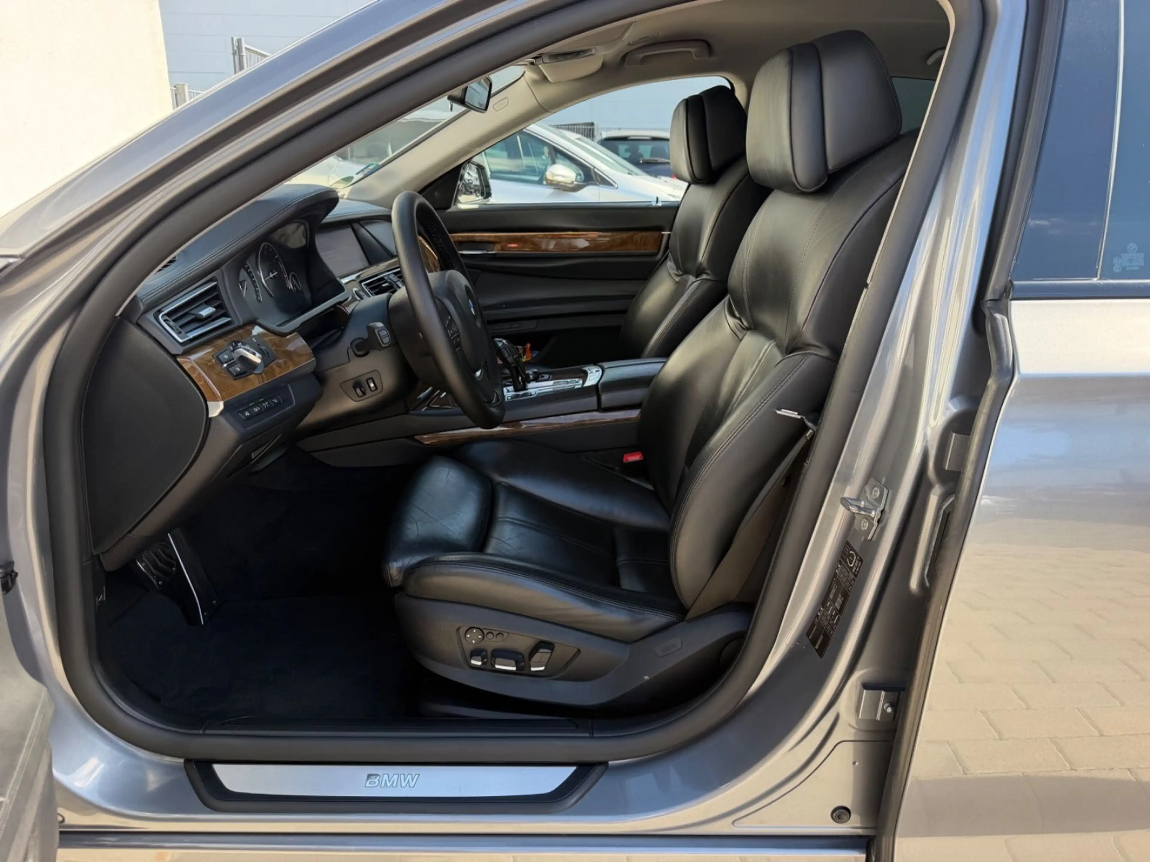 BMW 730 d/SPUR/DISTRONIC/HEADUP/360° — photo 8
