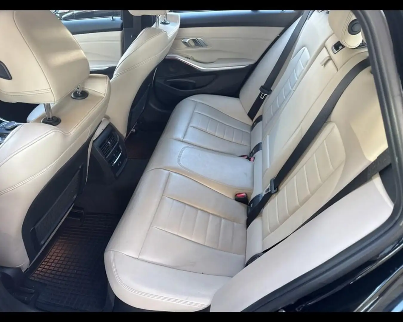 BMW 320 d Touring mhev 48V xdrive Msport auto Schwarz - 2