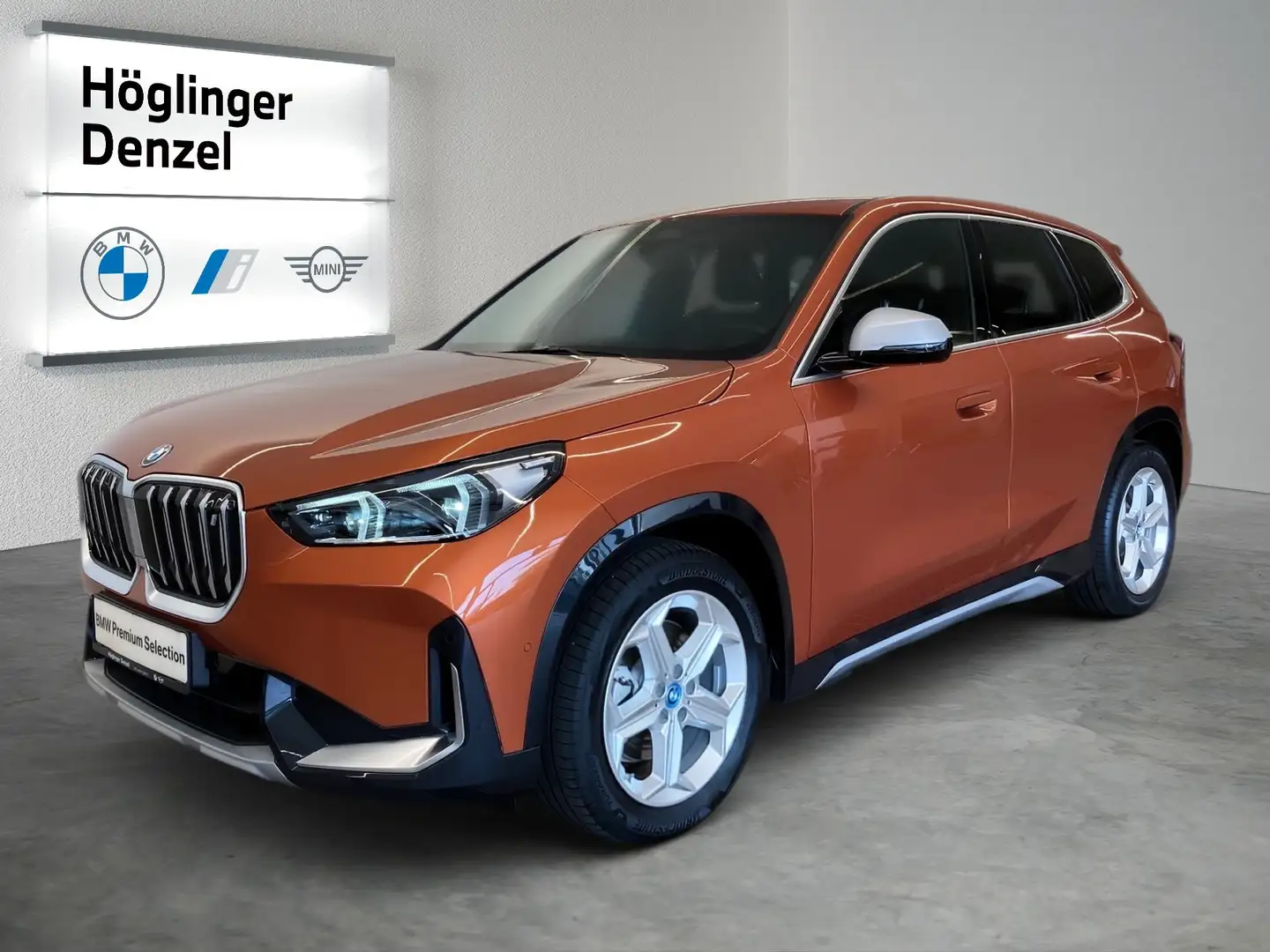 BMW iX1 xDrive30 Orange - 2