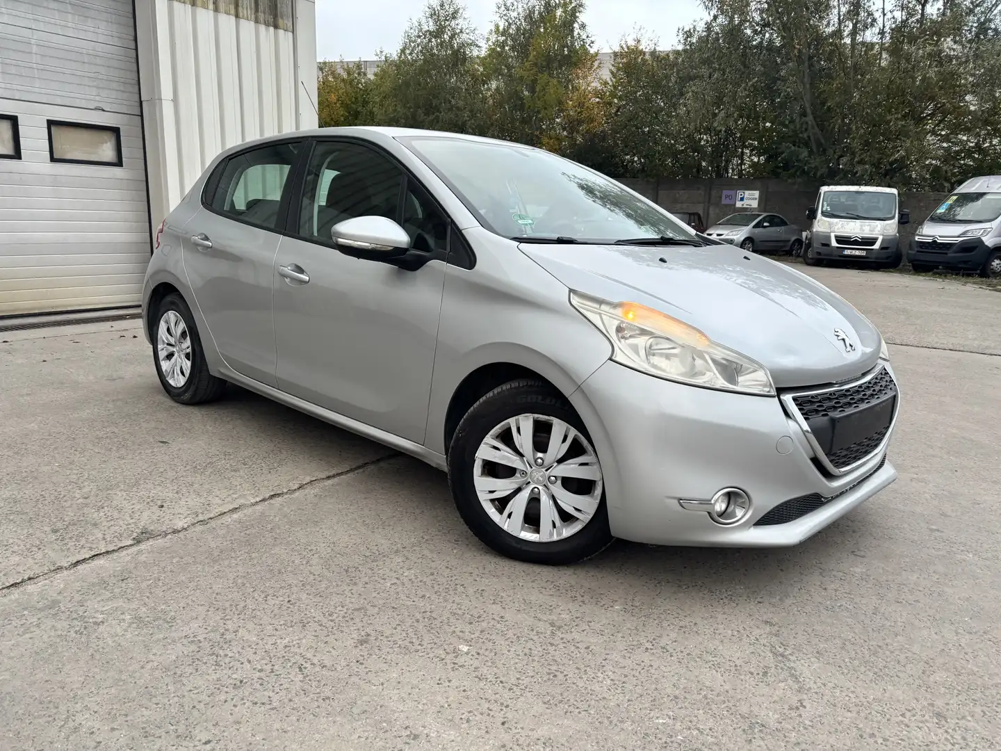 Peugeot 208 1.2i Active Zilver - 2