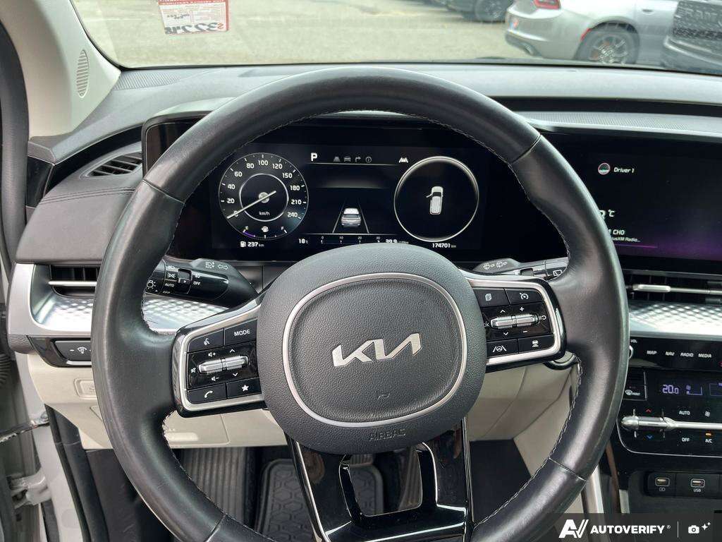 used 2022 Kia Carnival car, priced at $28,888