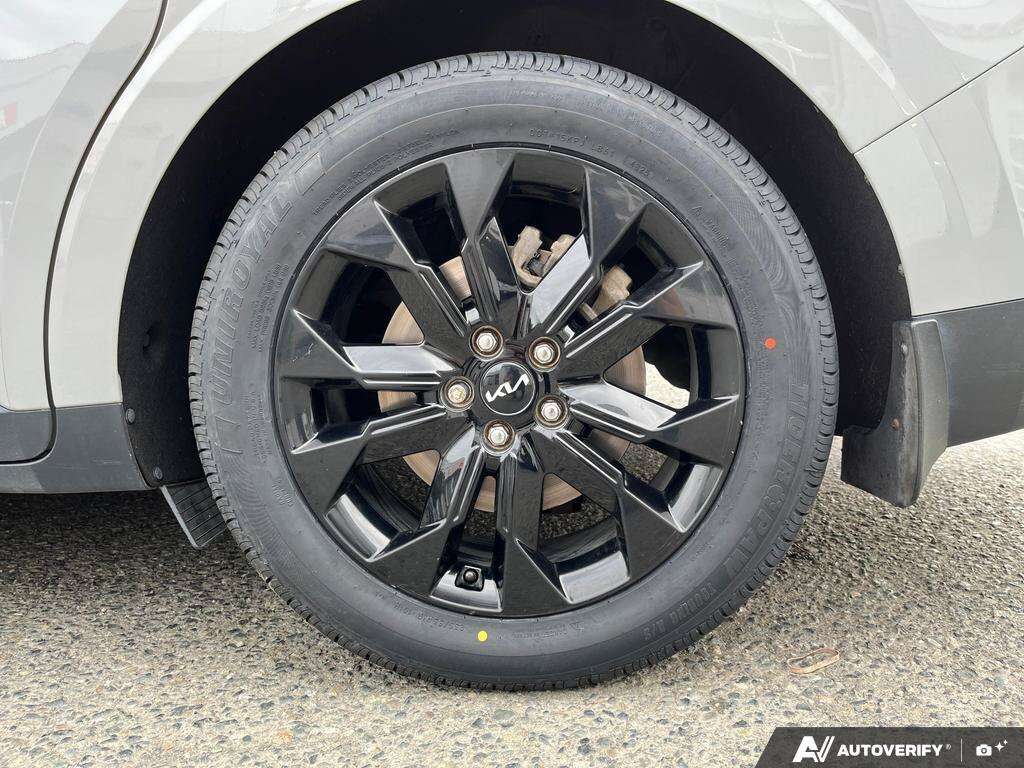 used 2022 Kia Carnival car, priced at $28,888