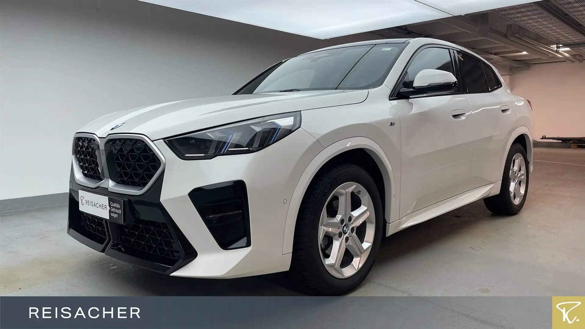 BMW X2 sDrive18dA M-Sport,Pano,AHK,Aktivsitz,adapLED Weiß - 1