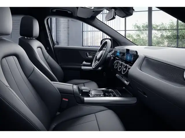 Mercedes-Benz GLA view 8