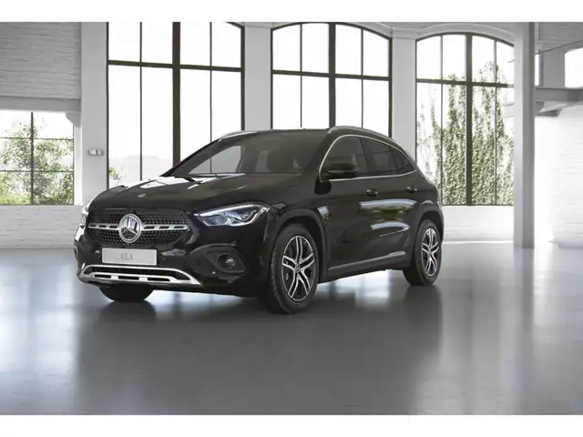 Mercedes-Benz GLA view 2