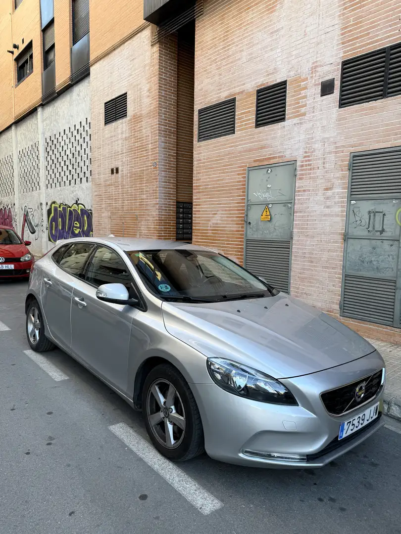 Volvo V40 D3 Momentum 150 - 2
