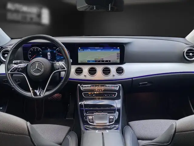 Mercedes-Benz E-Class view 8