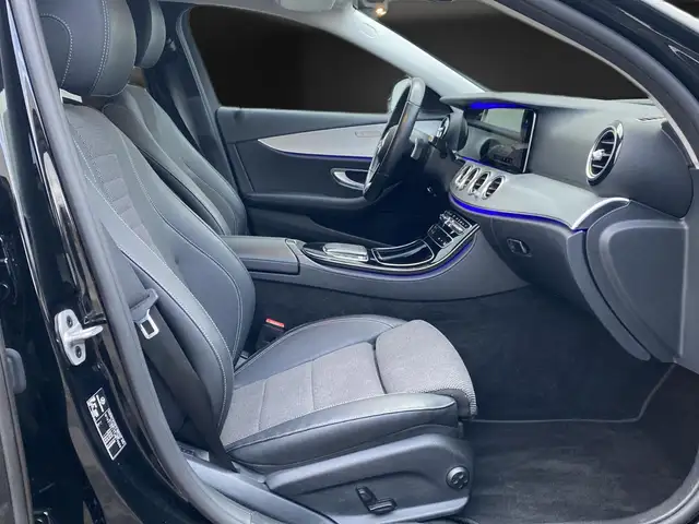 Mercedes-Benz E-Class view 11