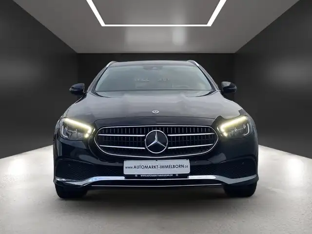 Mercedes-Benz E-Class view 5