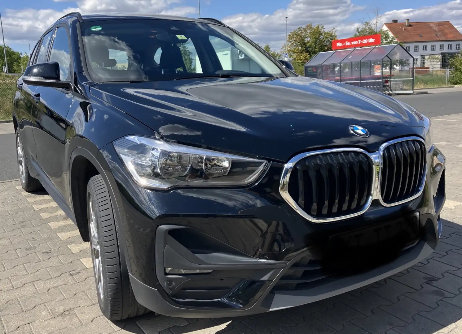 BMW X1 X1 sDrive20i Aut. Sport Line Schwarz - 2