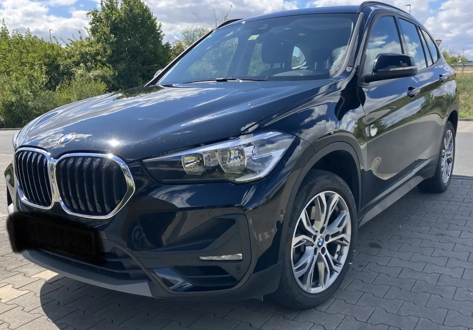 BMW X1 X1 sDrive20i Aut. Sport Line Schwarz - 1