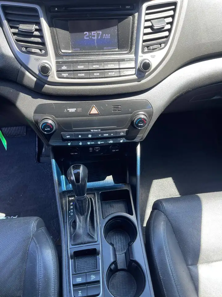 Hyundai TUCSON снимка Hyundai TUCSON