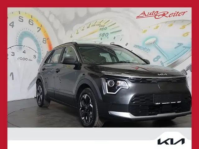 Kia e-Niro 64 kWh SILBER Aut. *TEILLEDER, NAVI, ACC*