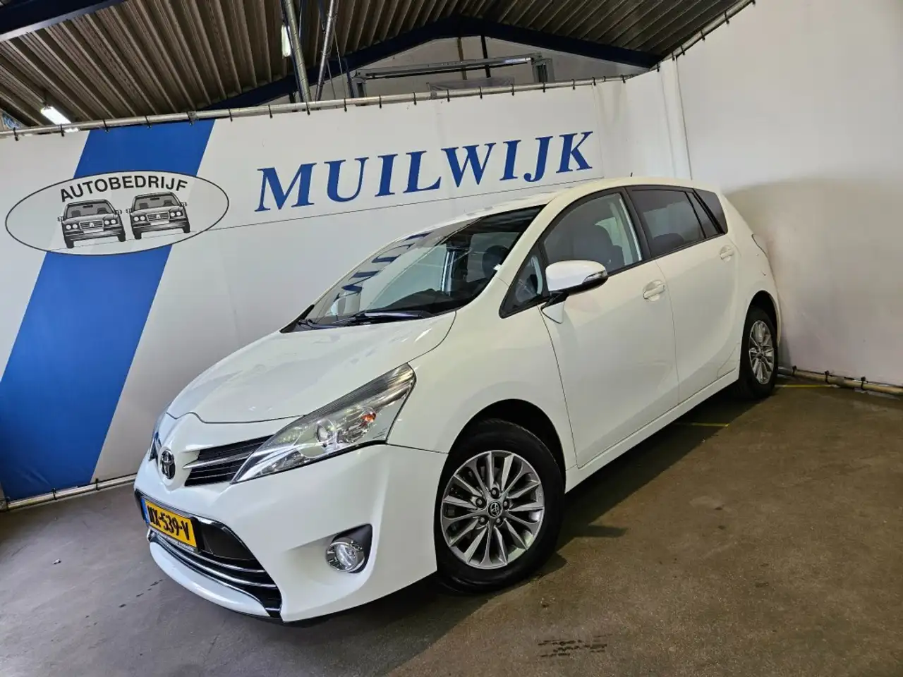 Toyota Verso 1.6 VVT-i Aspiration / Camera / DAB / 7 persoons! — photo 1 of 40