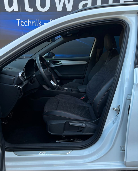 SEAT Leon Sportstourer FR — photo 11