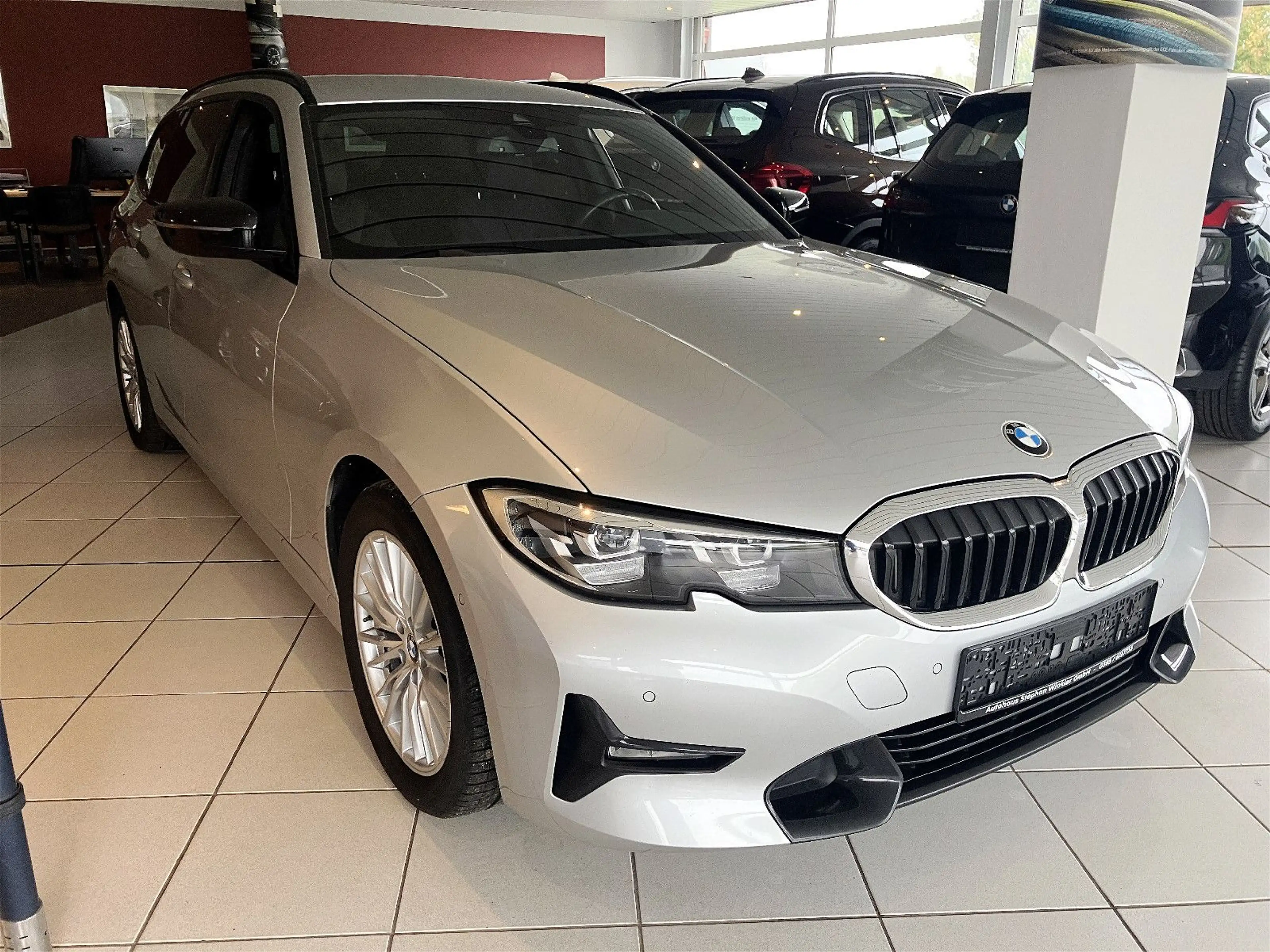BMW 320 xd SportLine/Apple/Standhz/HiFi/LivePRO/M-MFL — photo 3