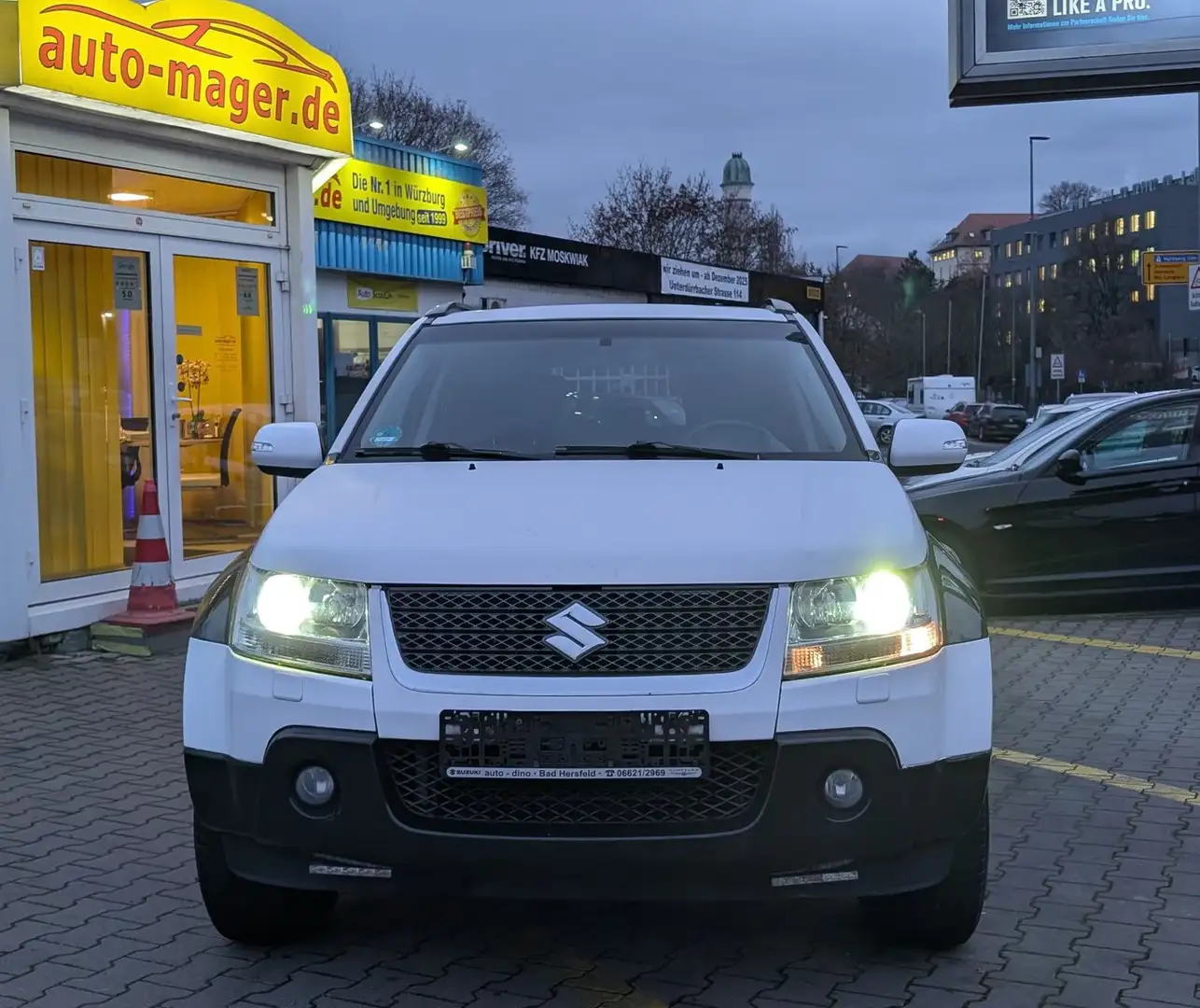 Suzuki Grand Vitara 2.4 4x4*2Hd*Xenon*PDC*Keyl*Tüv05.27 Schwarz - 2