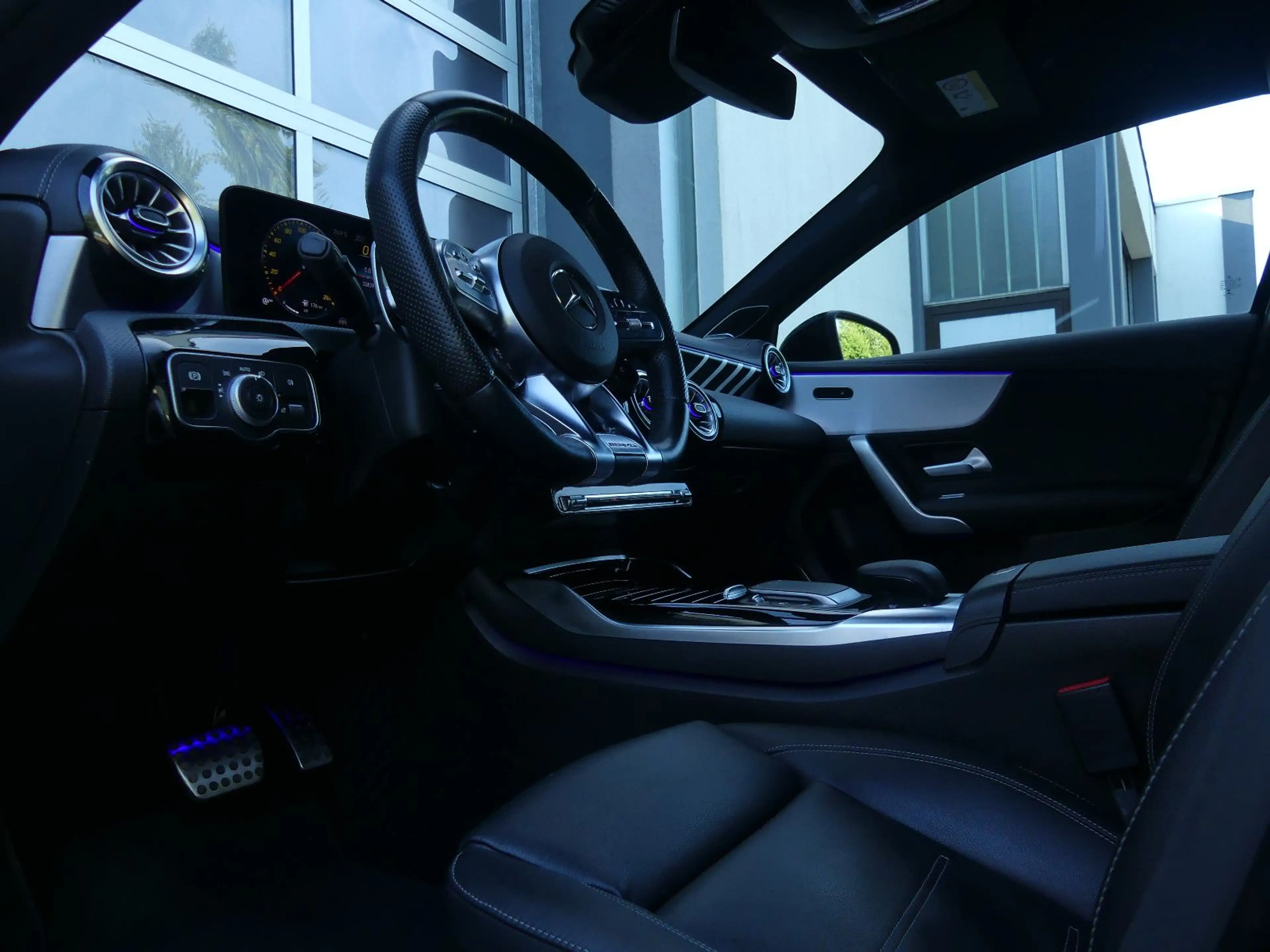 Mercedes-Benz A 35 AMG 4Matic Pano/Burmester/HuD/Kamera/Night — photo 9