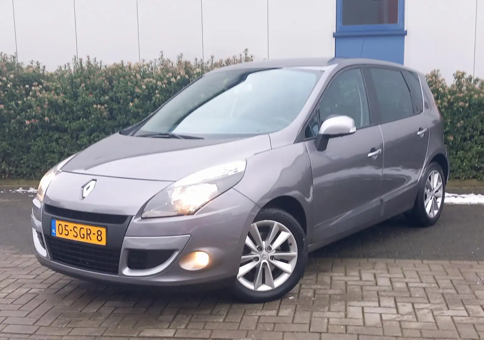 Renault Scenic 2.0 16V AUTOMAAT Parisienne Grau - 1