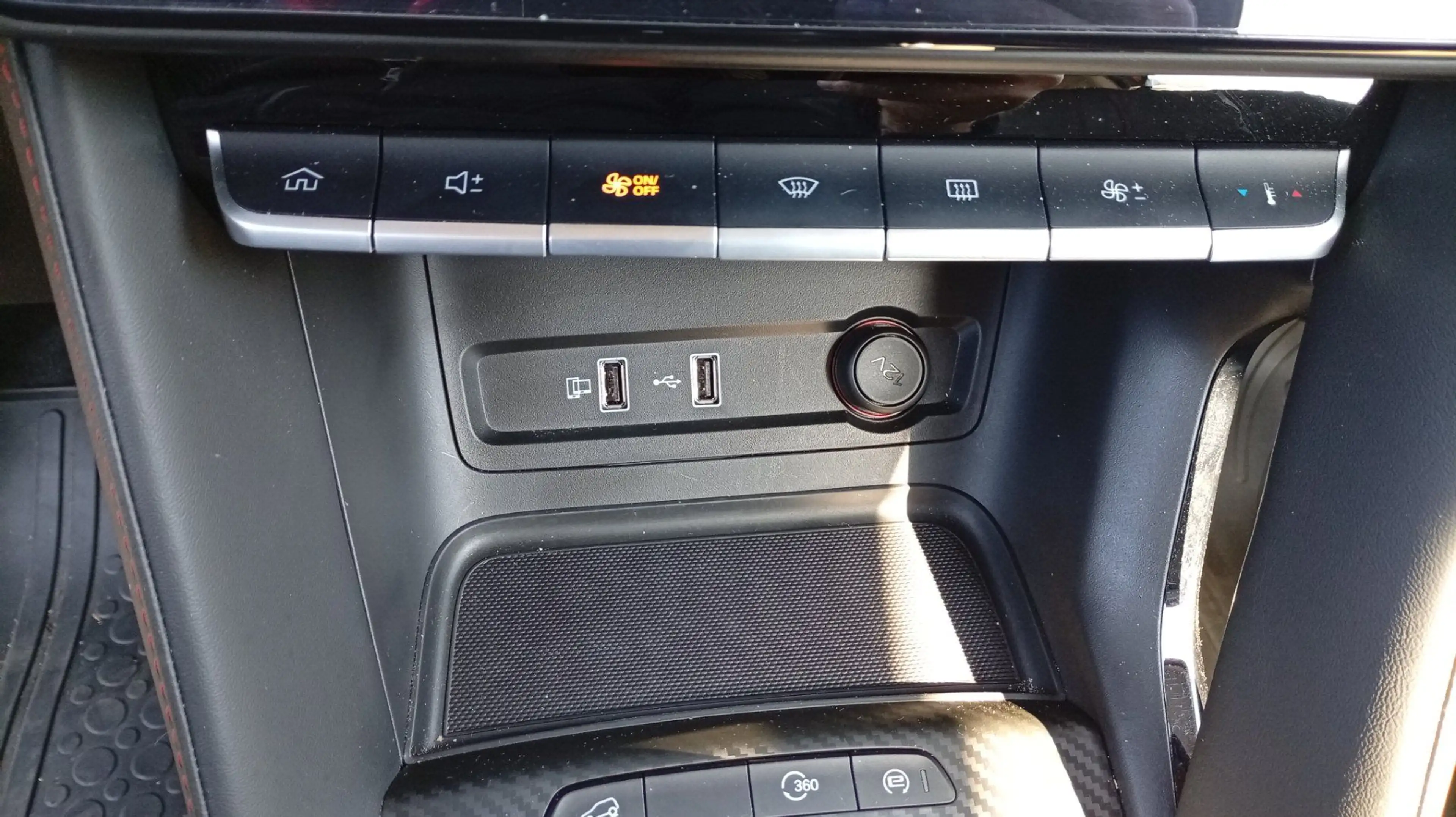 MG ZS 1.5 78 kW VTi Luxury — photo 13