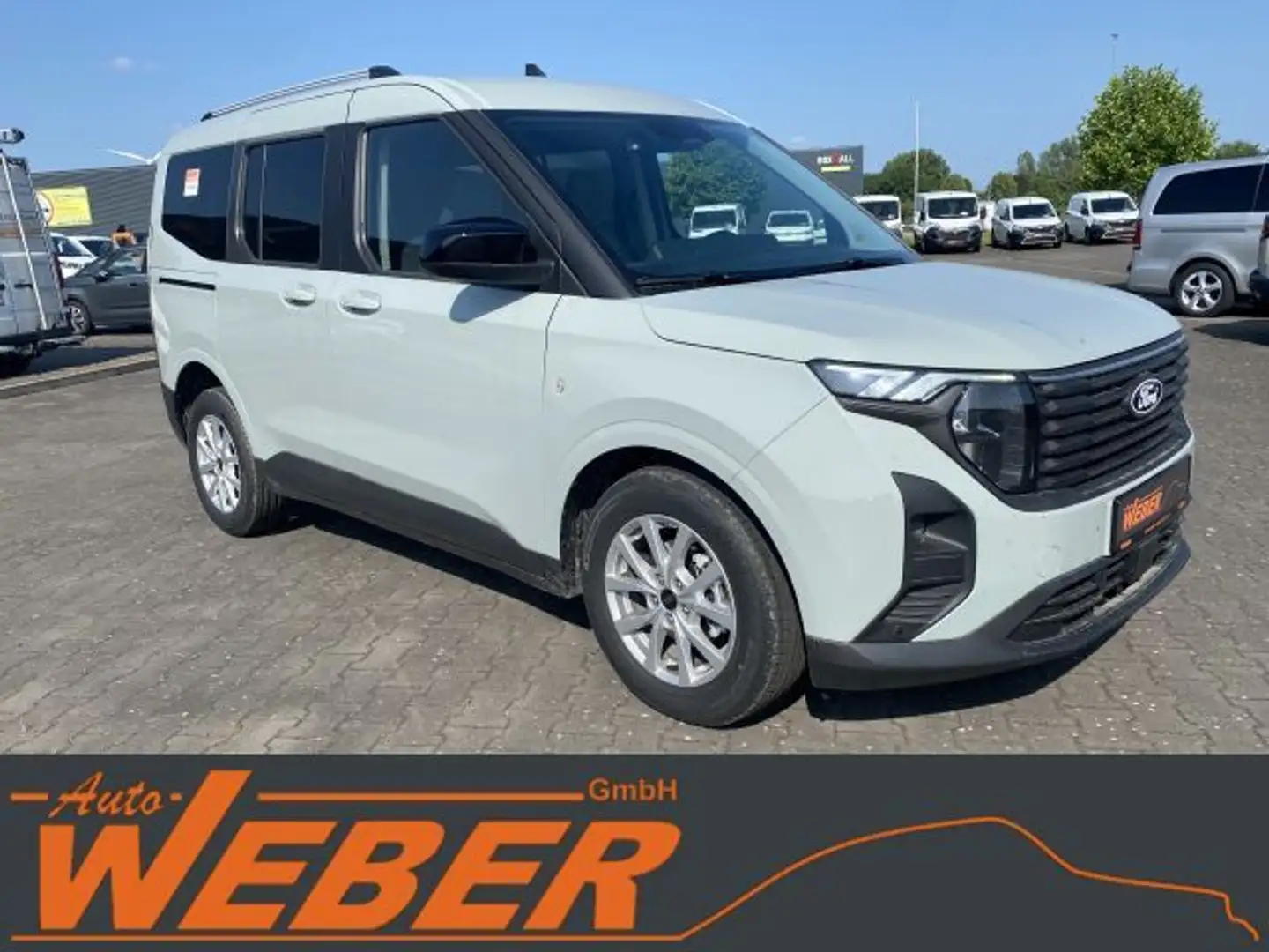 Ford Tourneo Courier Titanium Automatik APP Kamer AHK Grau - 2