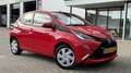 Toyota Aygo 1.0 VVT-i x-play Rouge - thumbnail 4