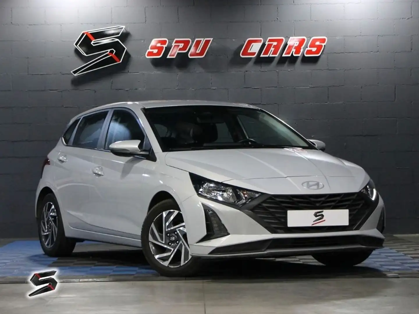 Hyundai i20 1.2 MPI Klass Gris - 1