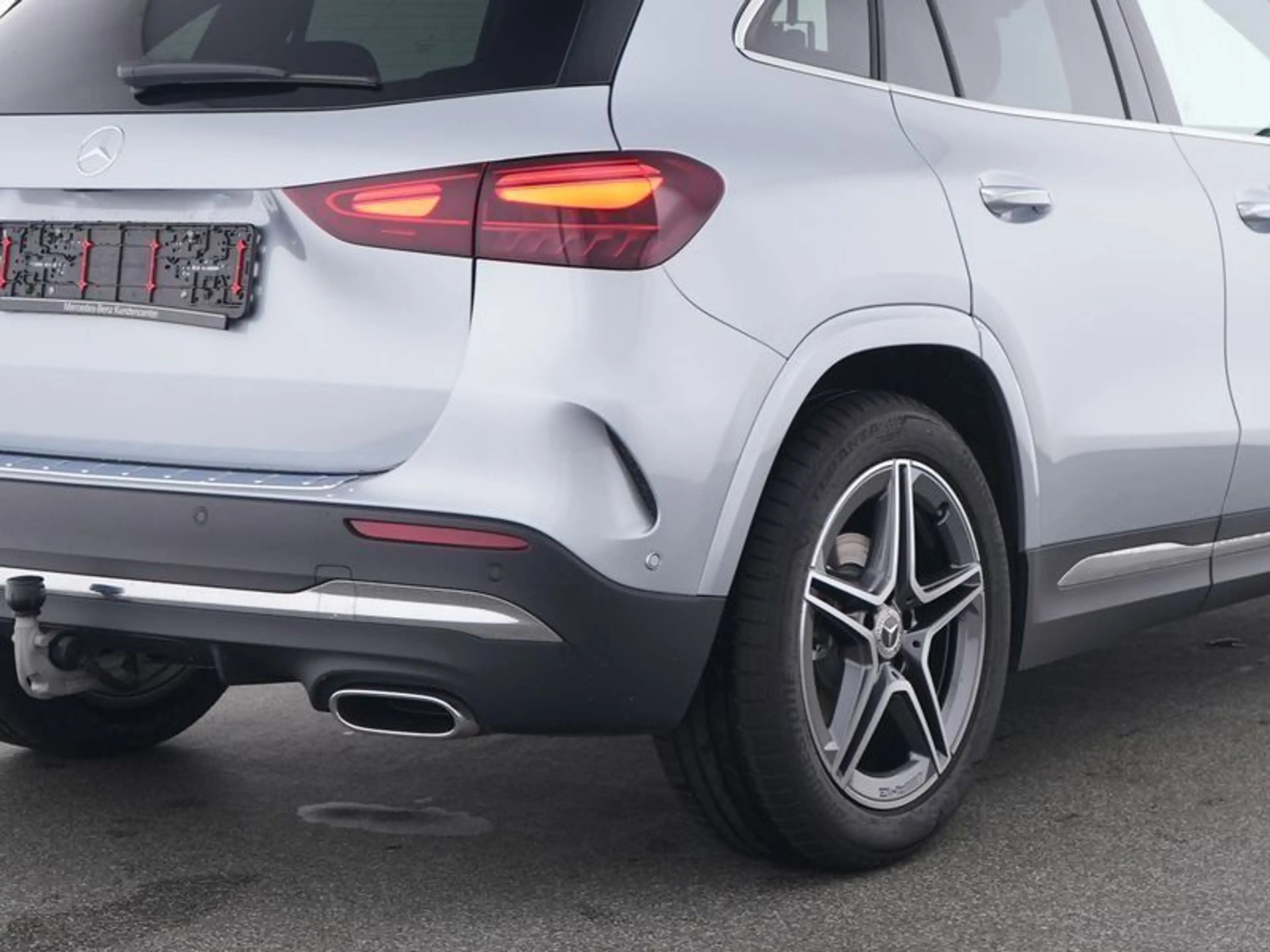 Mercedes-Benz GLA 200 d AMG Kamera AHK LED Ambiente Spurhalte — photo 4