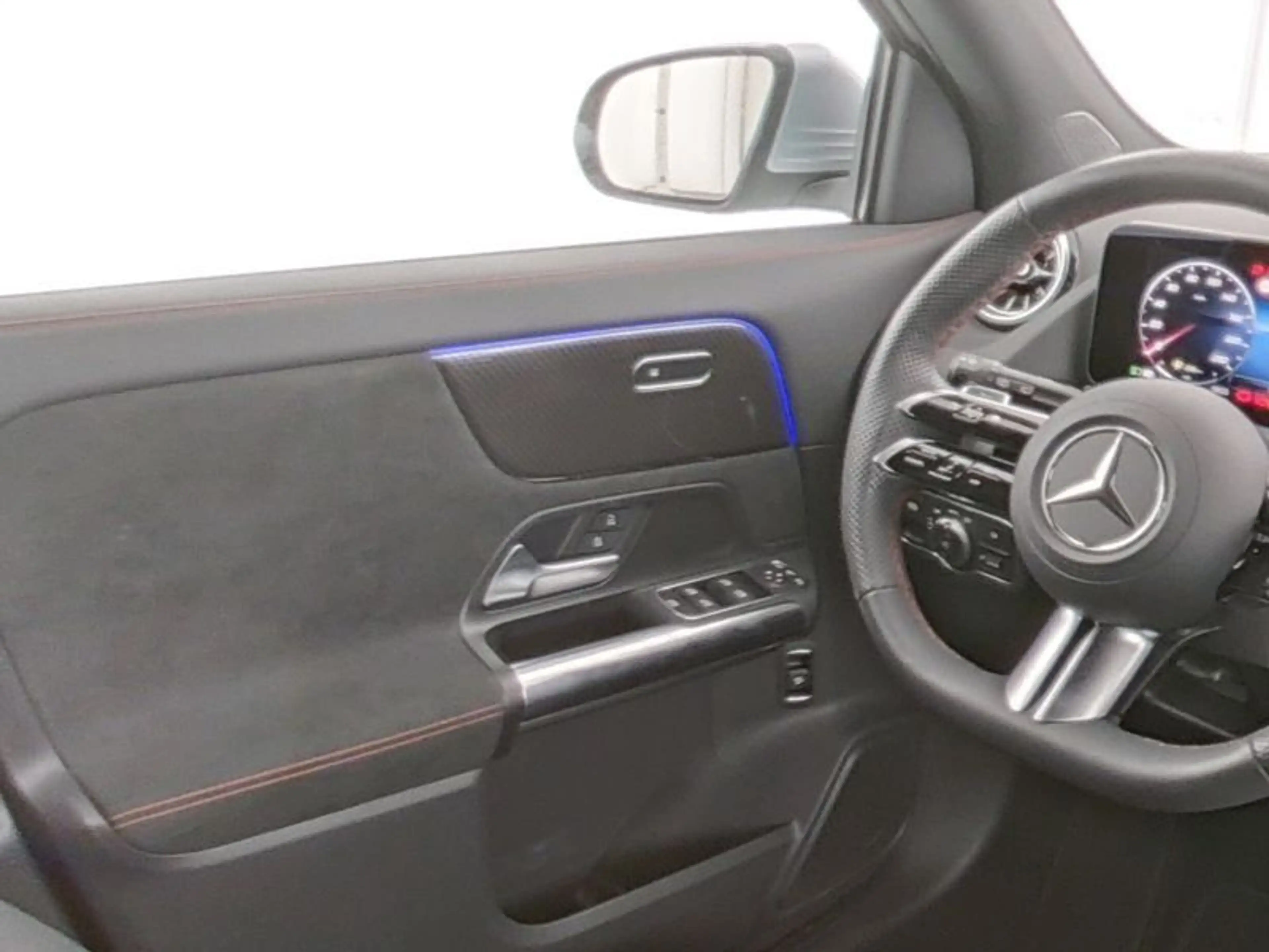 Mercedes-Benz GLA 200 d AMG Kamera AHK LED Ambiente Spurhalte — photo 9
