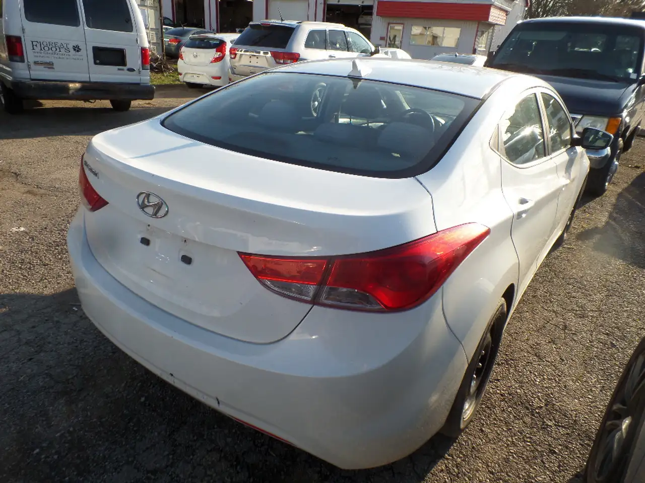 Hyundai ELANTRA снимка Hyundai ELANTRA