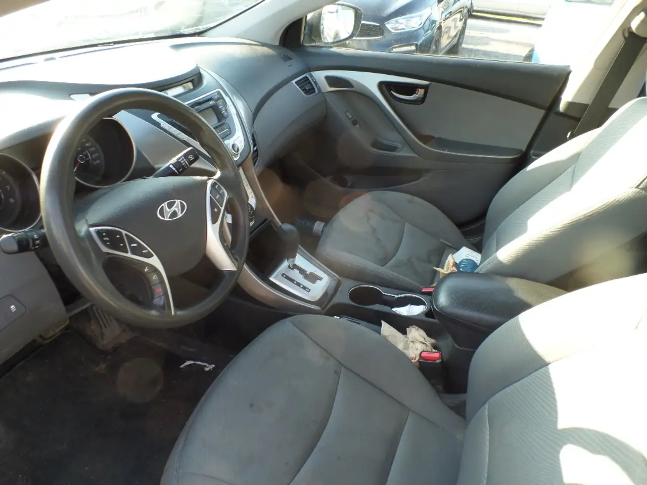 Hyundai ELANTRA снимка Hyundai ELANTRA
