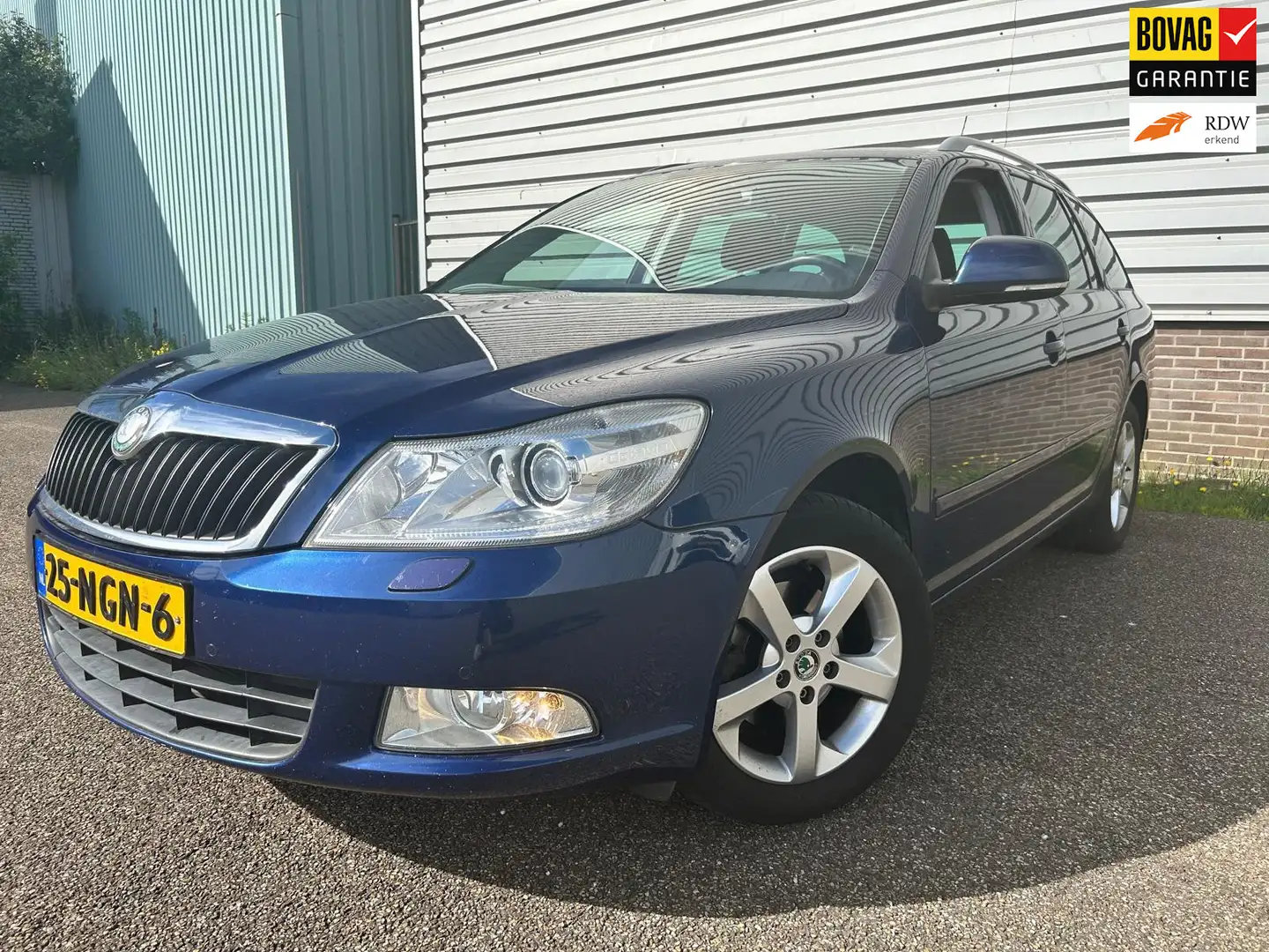 Skoda Octavia Combi 1.2 TSI Elegance Business Line Blauw - 1