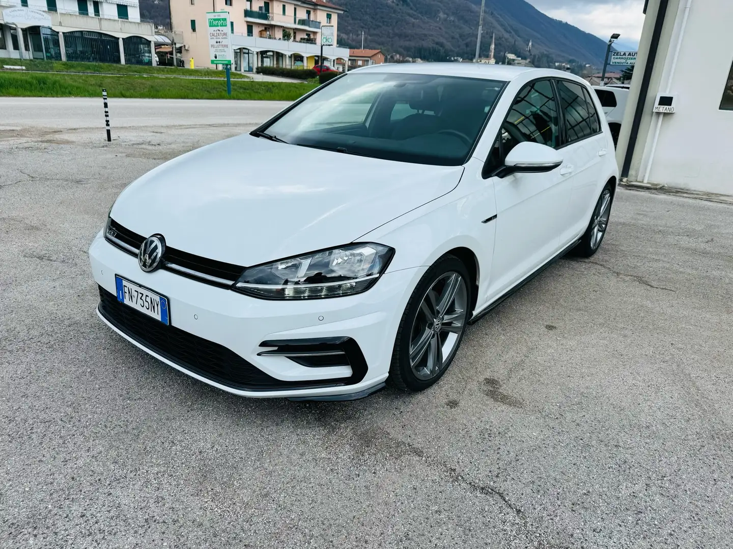 Volkswagen Golf 5p 1.6 tdi Sport Edition 110cv dsg Bianco - 1