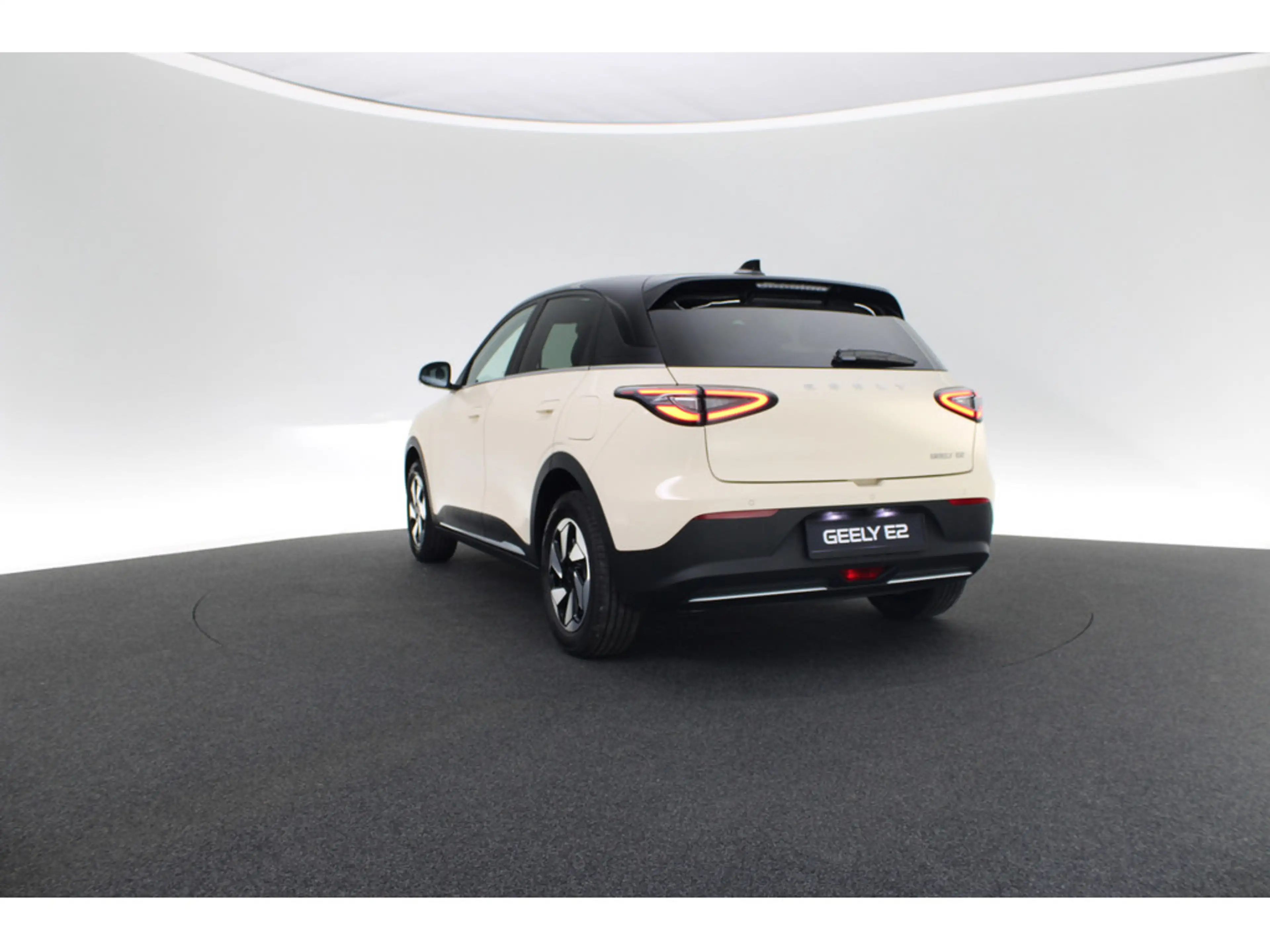 Geely E2 Ultra PDC LEDER KAMERA NAVI ACC LED 360° — photo 3