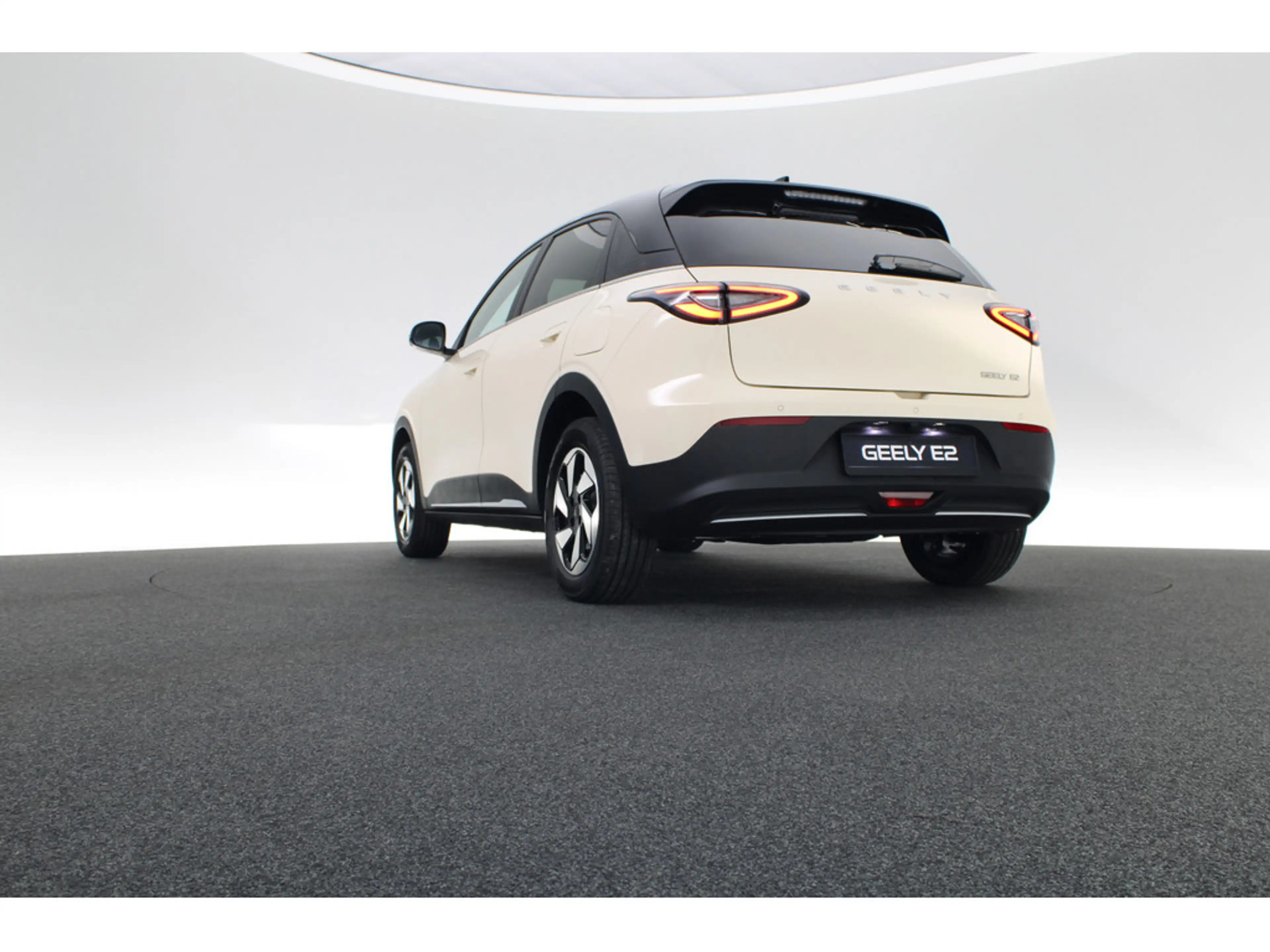 Geely E2 Ultra PDC LEDER KAMERA NAVI ACC LED 360° — photo 12