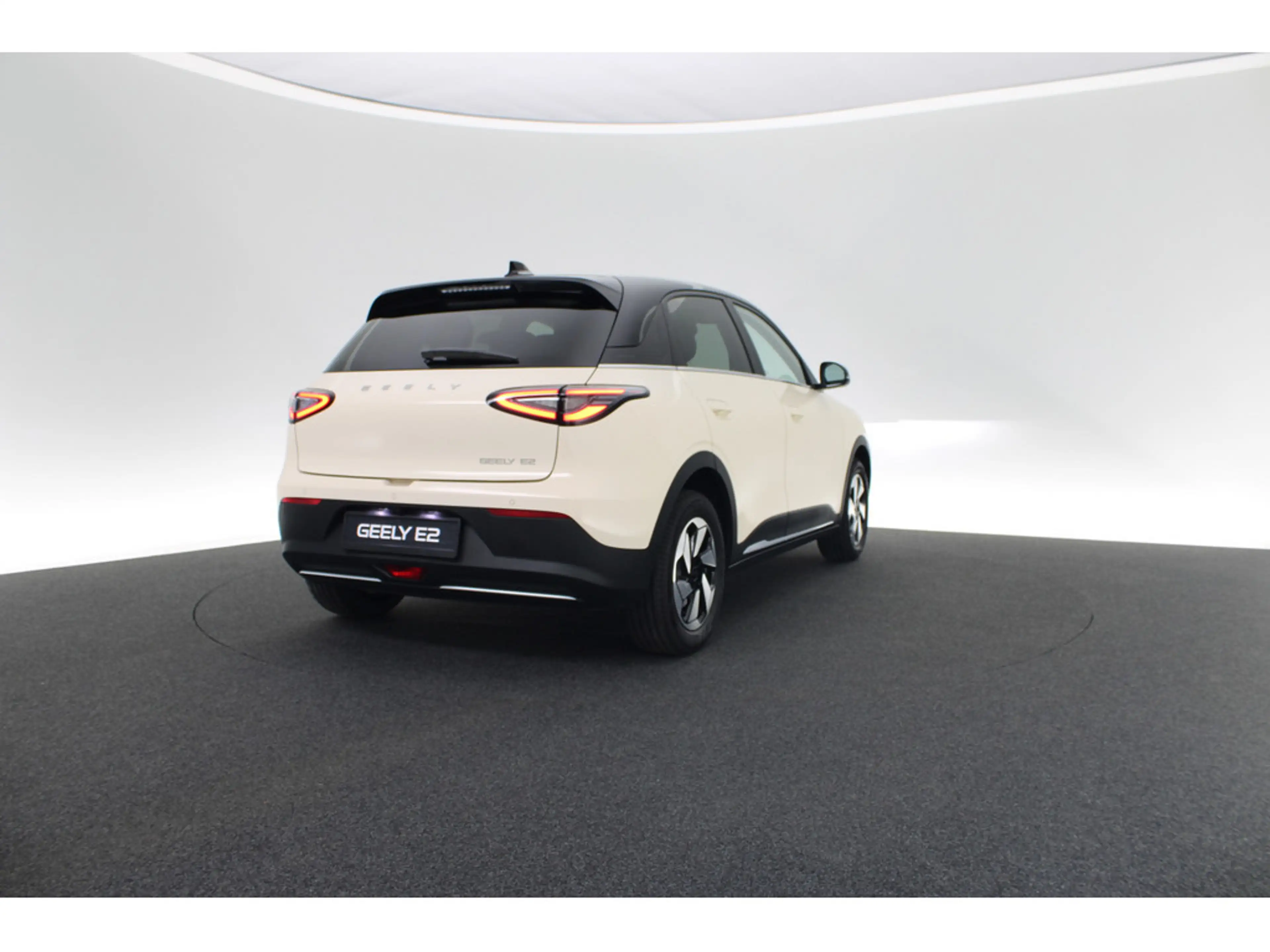 Geely E2 Ultra PDC LEDER KAMERA NAVI ACC LED 360° — photo 6