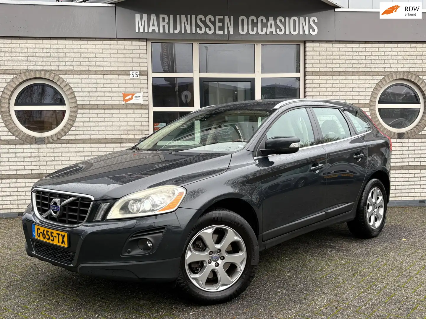 Volvo XC60 2.4D |Trekhaak,Stoelvw,PDC,Cruise| Grijs - 1