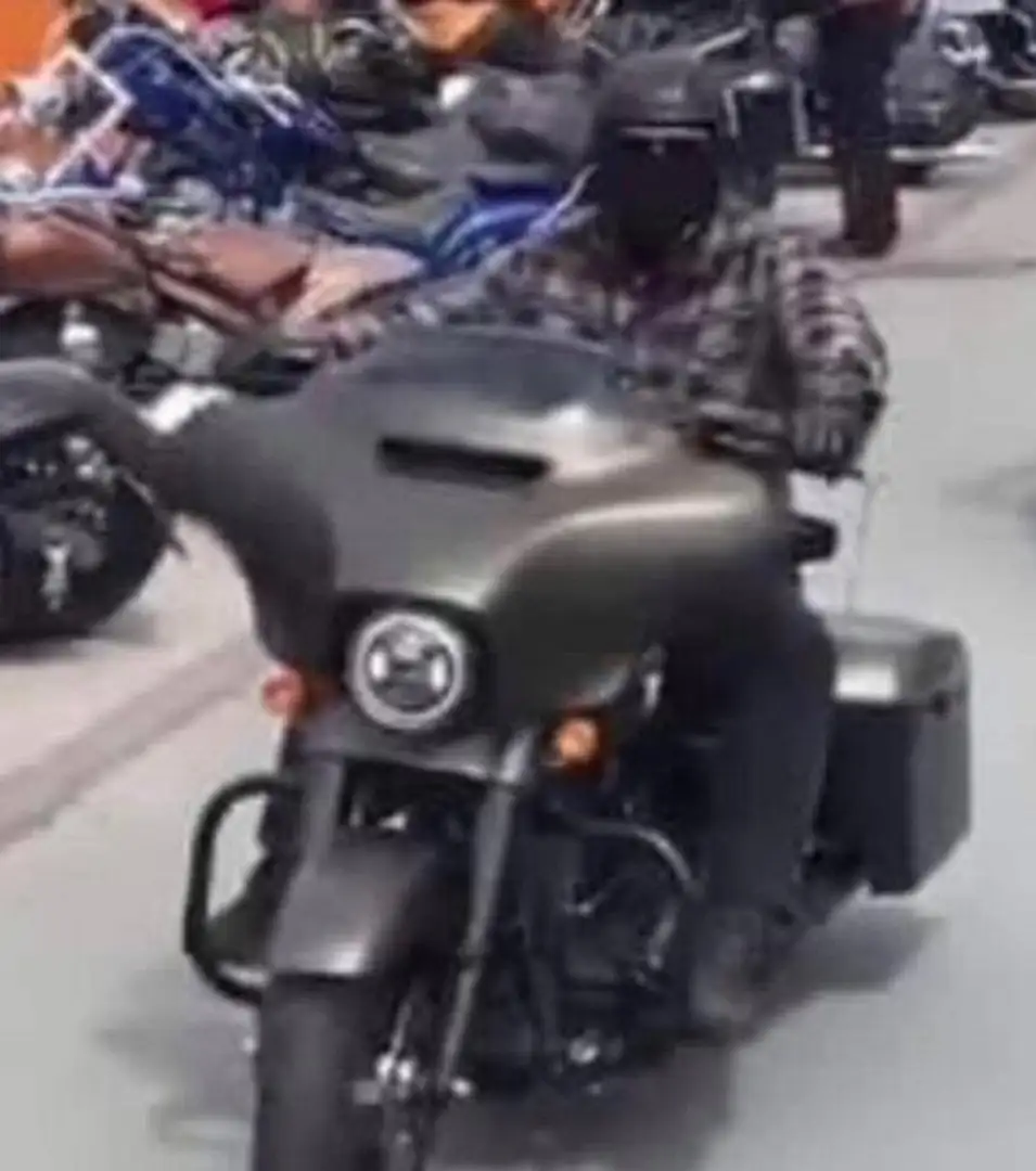 Harley-Davidson Street Glide Bagger, TÜV und Batterie neu Verde - 1