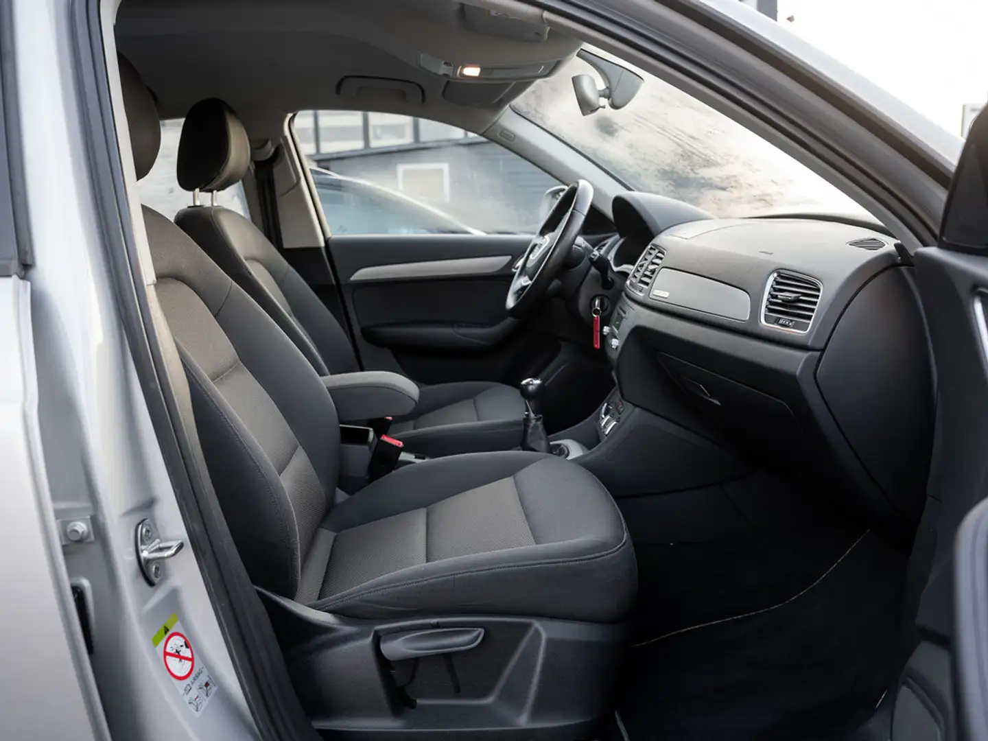 Audi Q3 2.0 TFSI quattro AHK KLIMA GRA SHZ GOB Silber - 2