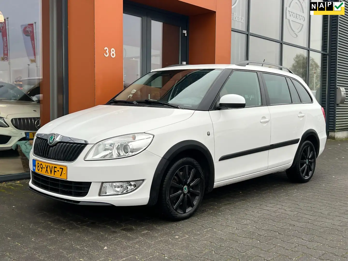 Skoda Fabia Combi 1.2 TSI|Trekhaak|Clima|PDC|Cruise|BT|Isofix Weiß - 1