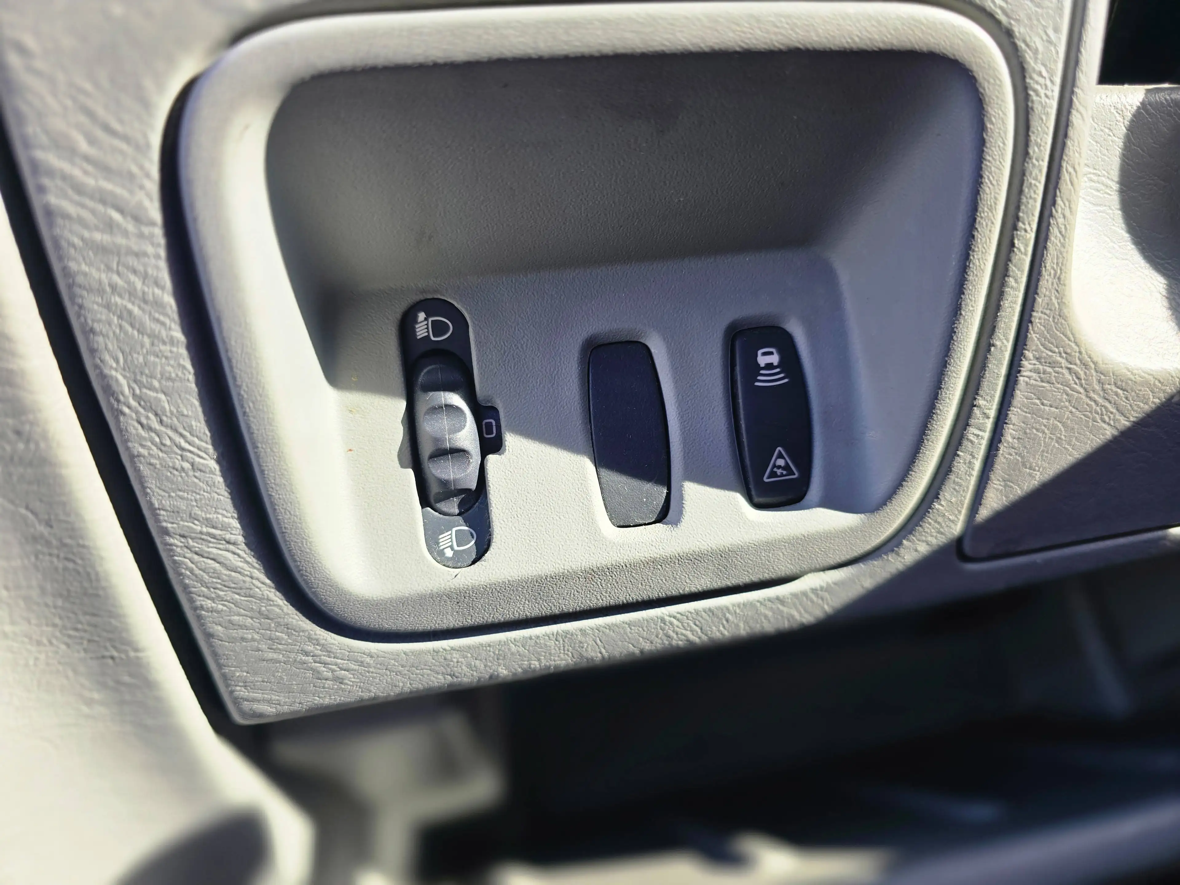 Nissan Primastar Kasten L2H1 2.9t — photo 12
