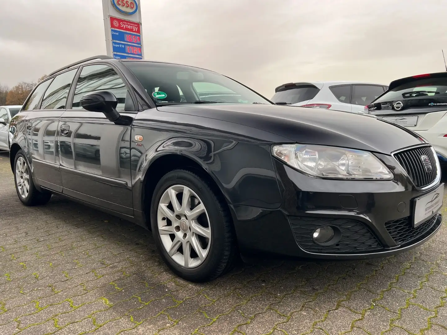 SEAT Exeo ST Style 2.0 TDI*KLIMAAUTOM*EURO5*SHZ*MFL* Schwarz - 1