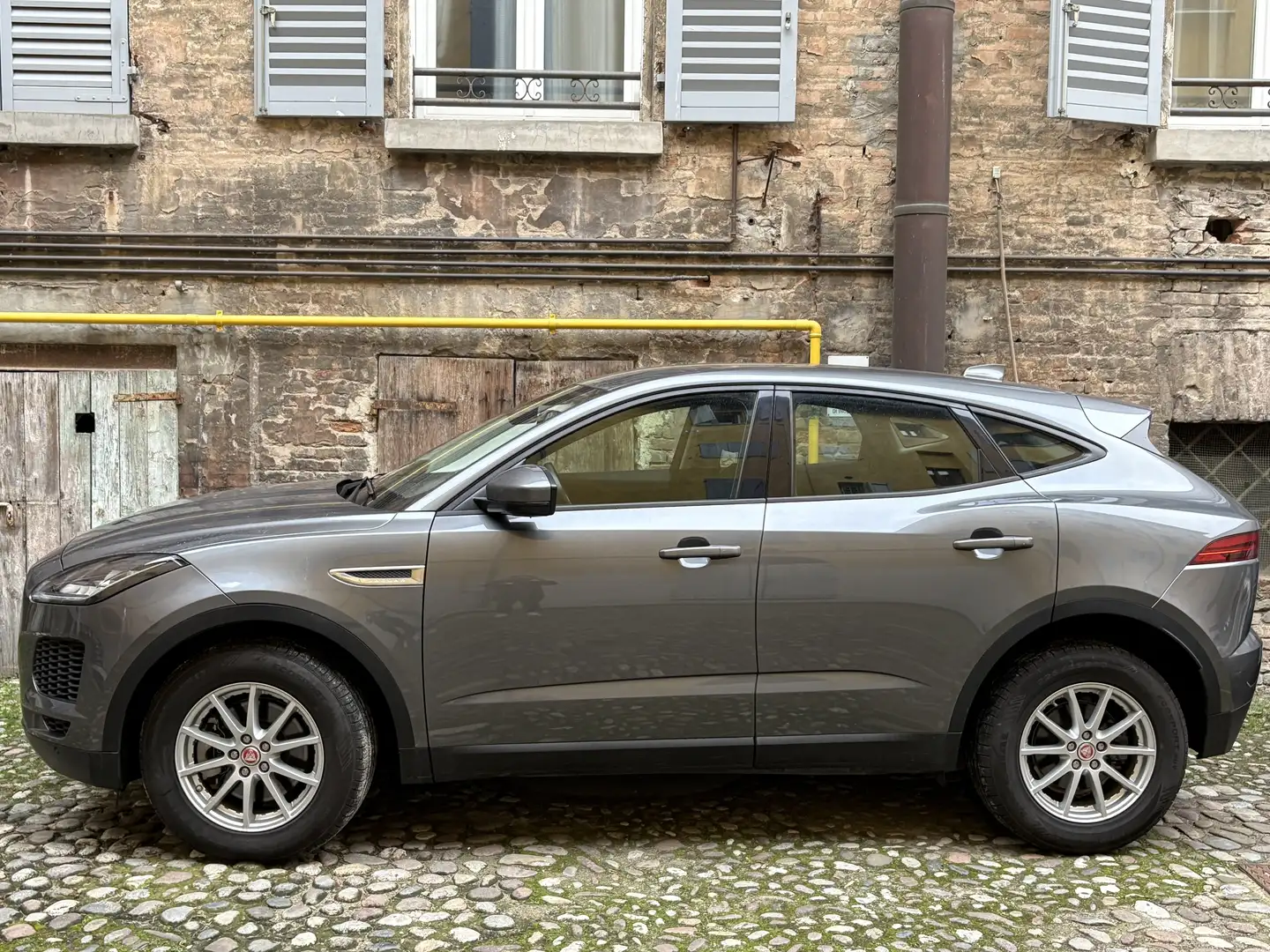 Jaguar E-Pace 2.0d i4 fwd 150cv - 2